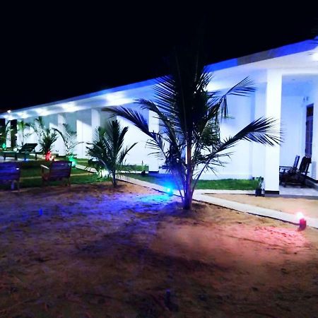 Guitar Bay Hotel Аругам Бей Екстериор снимка