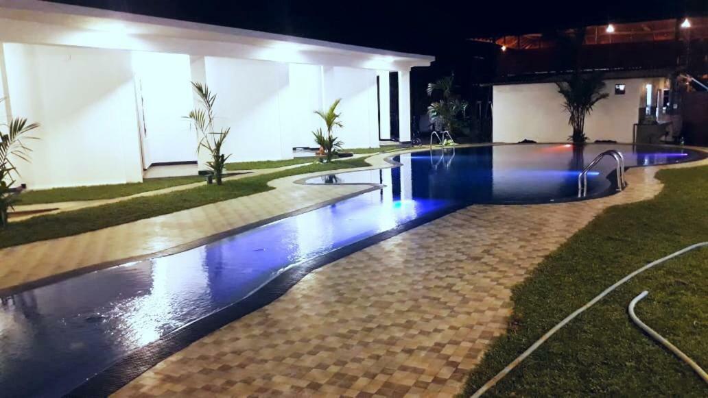 Guitar Bay Hotel Аругам Бей Екстериор снимка