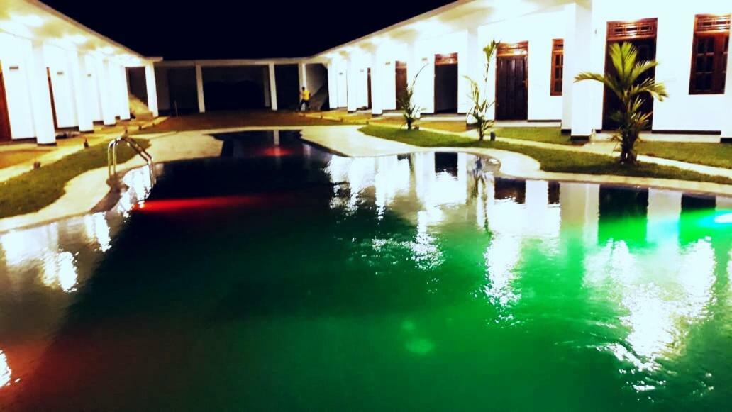 Guitar Bay Hotel Аругам Бей Екстериор снимка