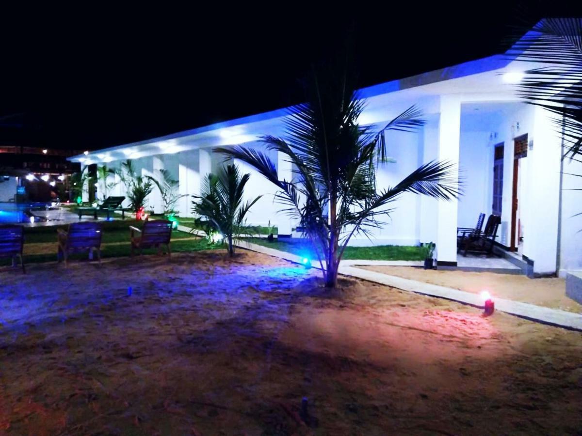 Guitar Bay Hotel Аругам Бей Екстериор снимка